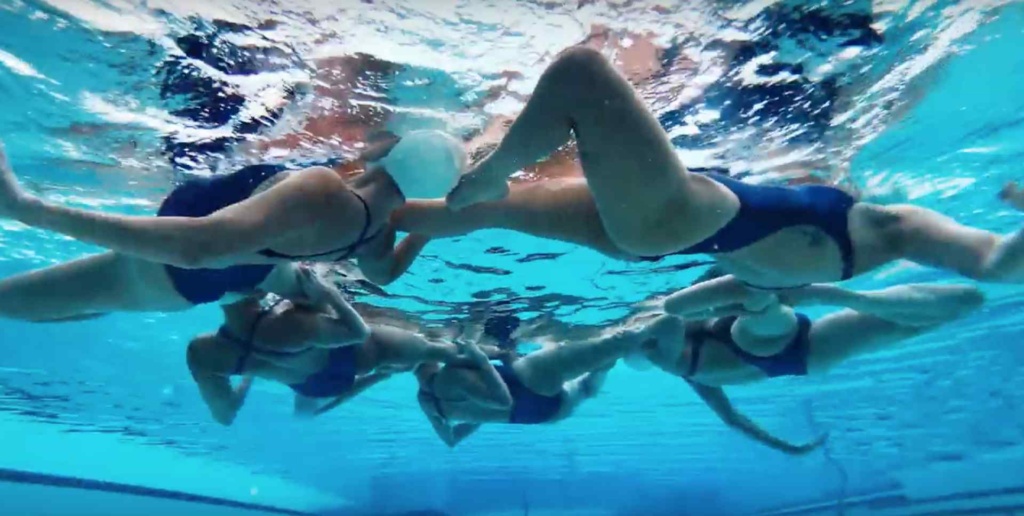 venetian-commercial-wet-swim-show-synchronized-swimmers-underwater