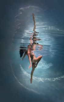 wet-swim-show-underwater-modeling-nude-in-pool